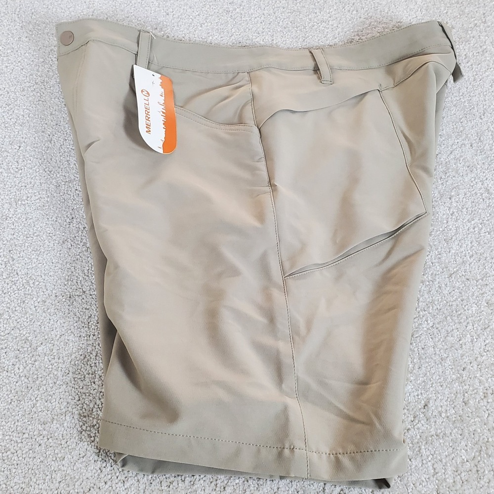 Merrell Men's Shorts Size 34 Tan NWTGS Back Pockets Zip